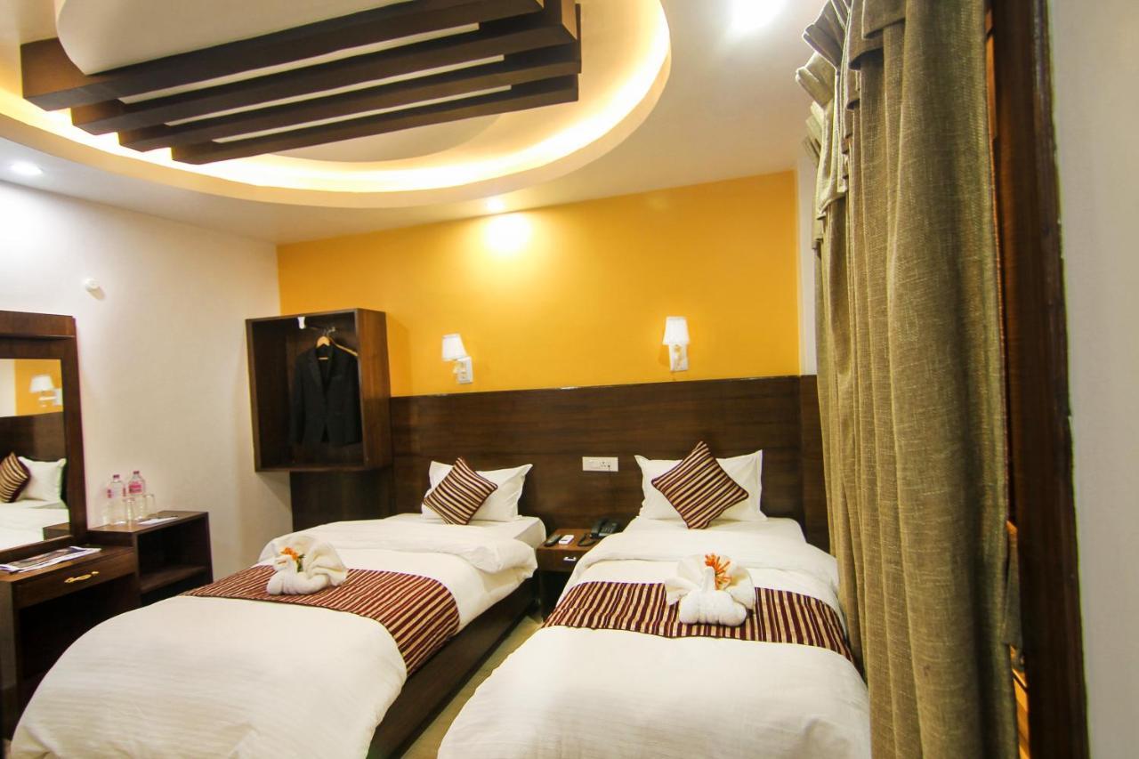 Hotel Lakeside Pvt. Ltd. Pokhara Eksteriør bilde