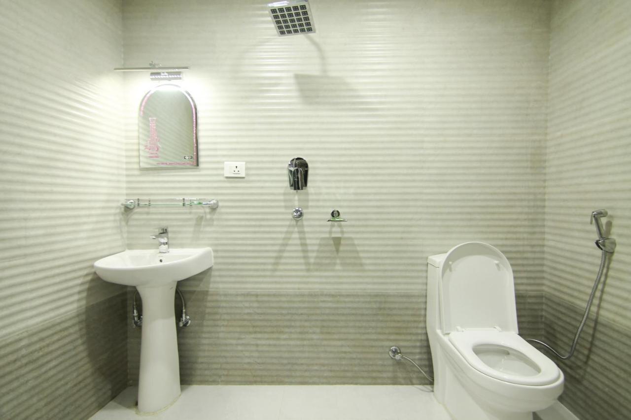 Hotel Lakeside Pvt. Ltd. Pokhara Eksteriør bilde