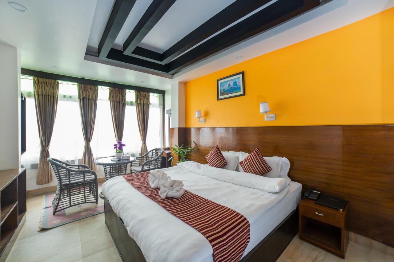 Hotel Lakeside Pvt. Ltd. Pokhara Eksteriør bilde