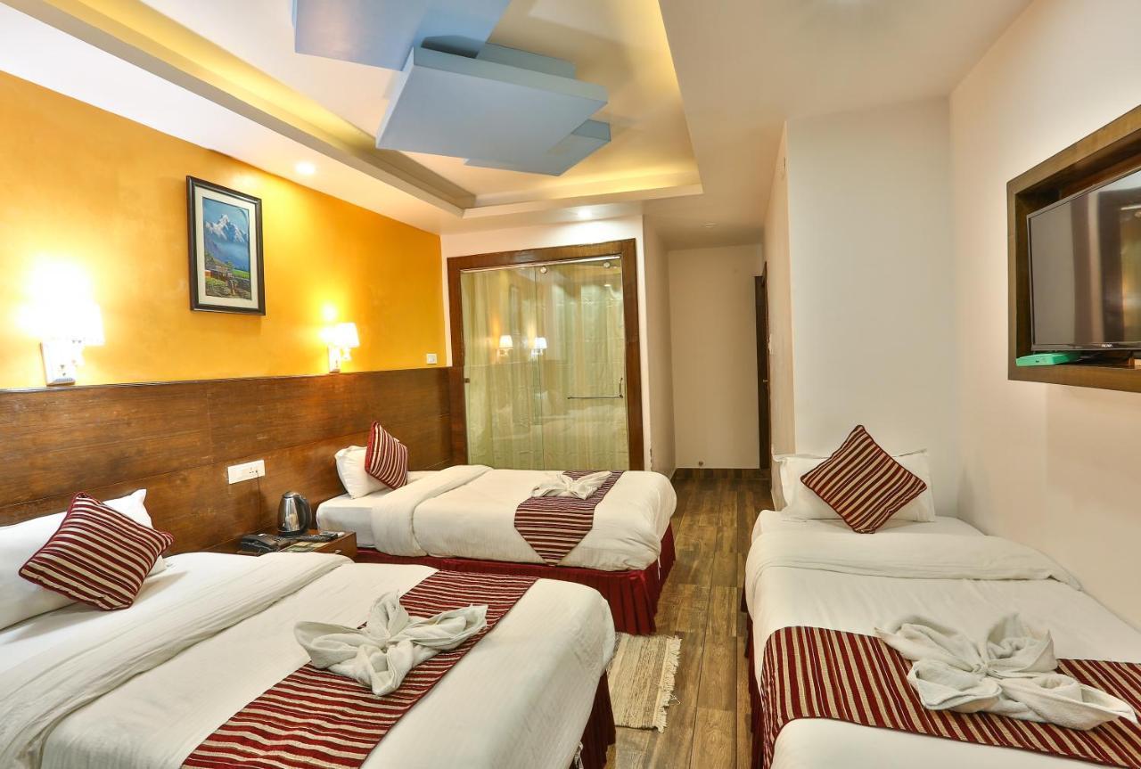 Hotel Lakeside Pvt. Ltd. Pokhara Eksteriør bilde