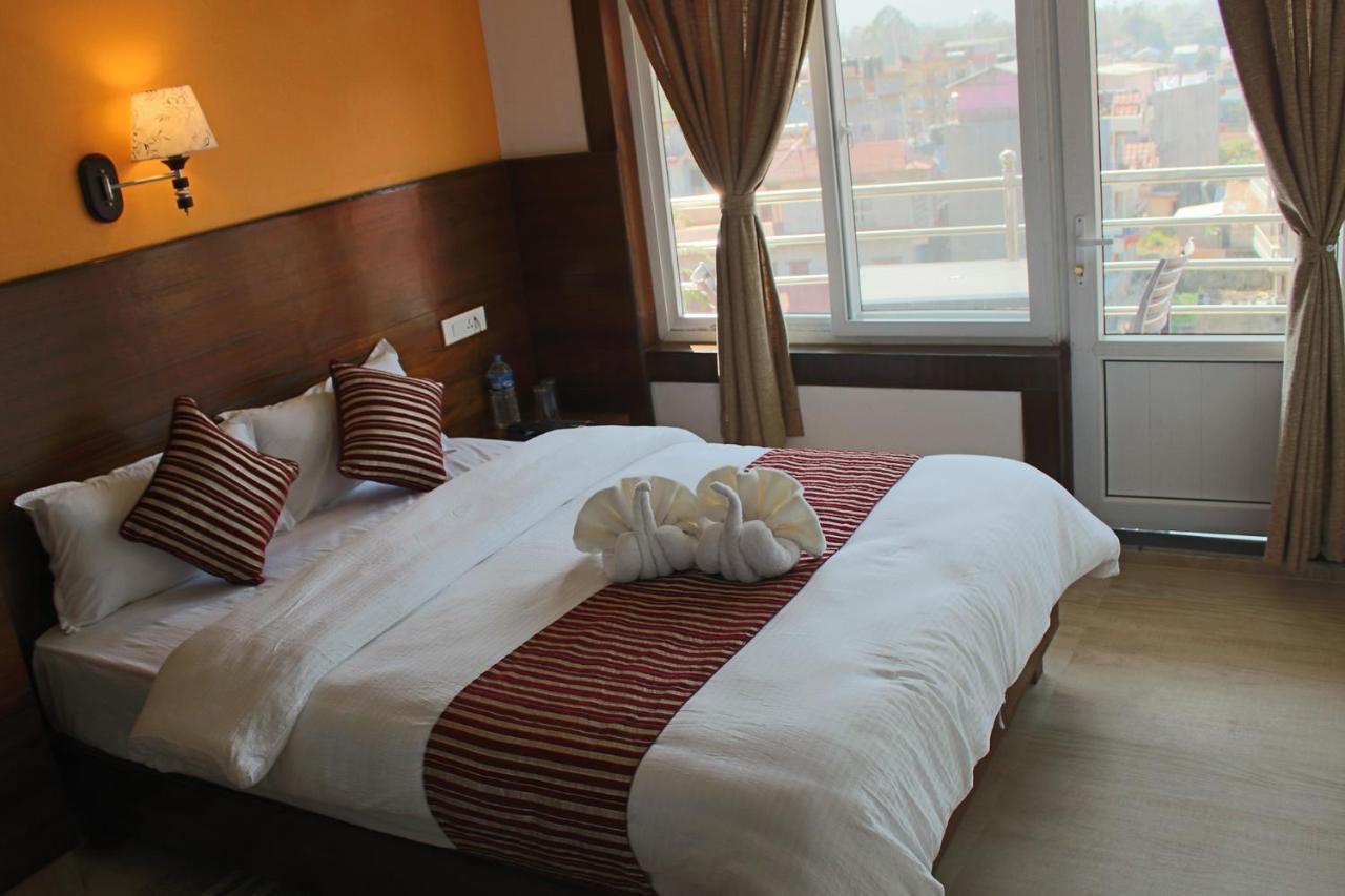 Hotel Lakeside Pvt. Ltd. Pokhara Eksteriør bilde